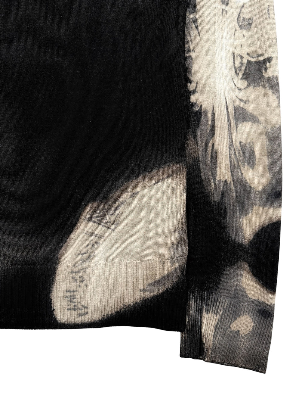 Alexander McQueen AW2010 “An Bailitheoir Cnámh” Tribal Skeleton Tattoo Knit